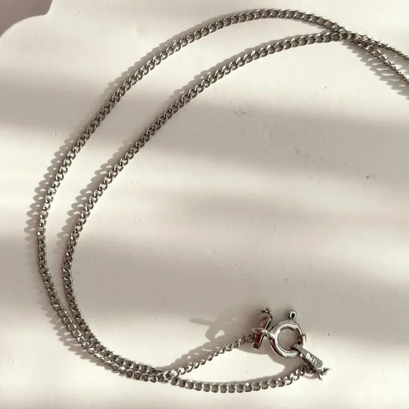 Italian Made Sterling Silver Vintage Minimalist Cubic Zirconia Pendant Necklace - Picture 5 of 9